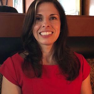 Meet your Posher, Lara